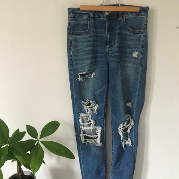American Eagle Ripped Jeans - Picture 1 of 5